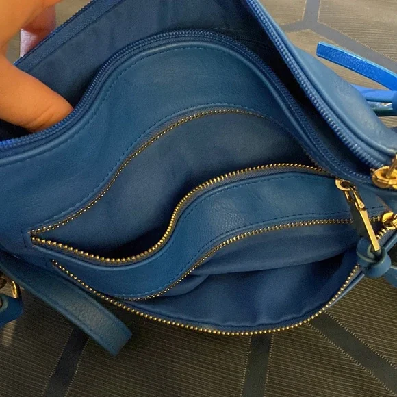 💥3/$25💥 Blue Nine West purse⭐️ - Picture 5 of 6